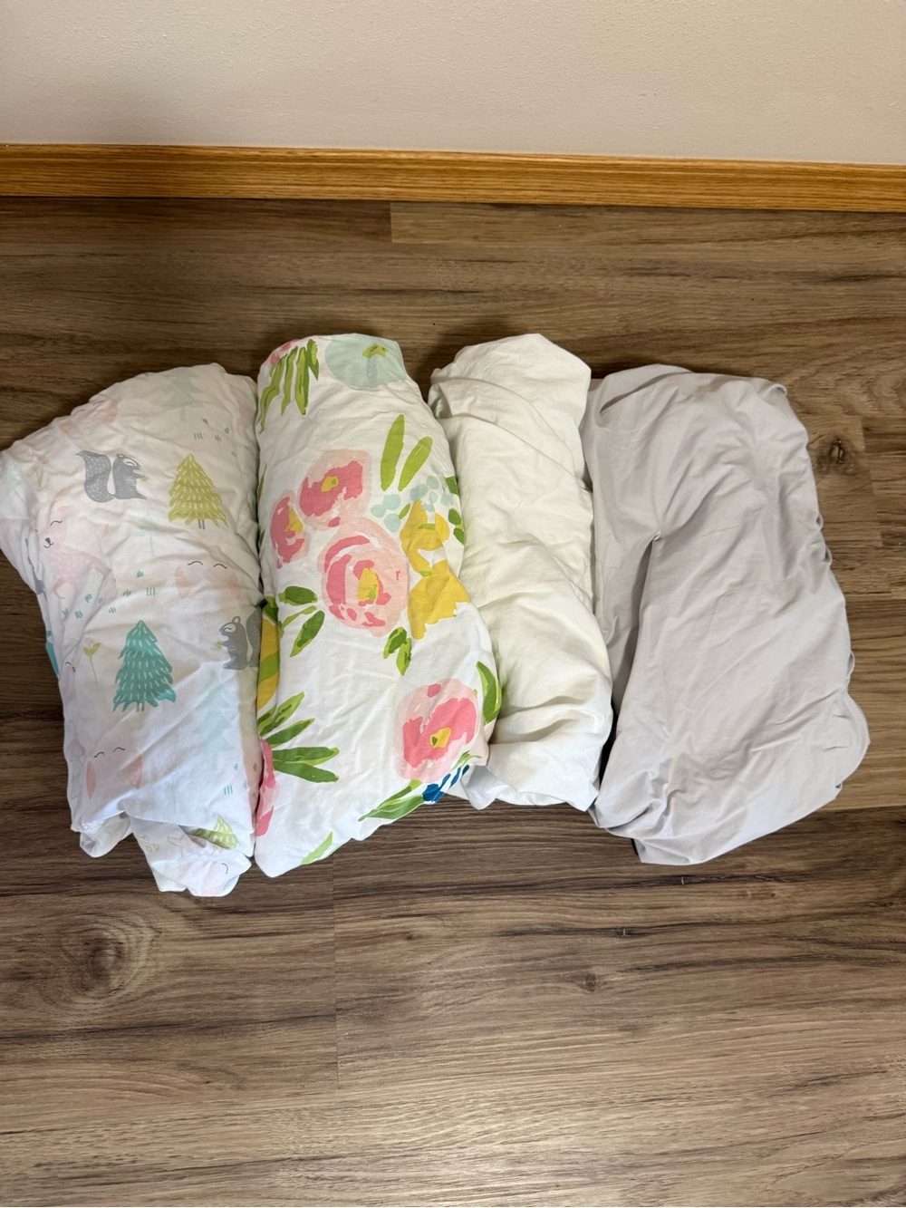 Set of 4 Floral and Solid Cotton Fitted Crib Sheet Set